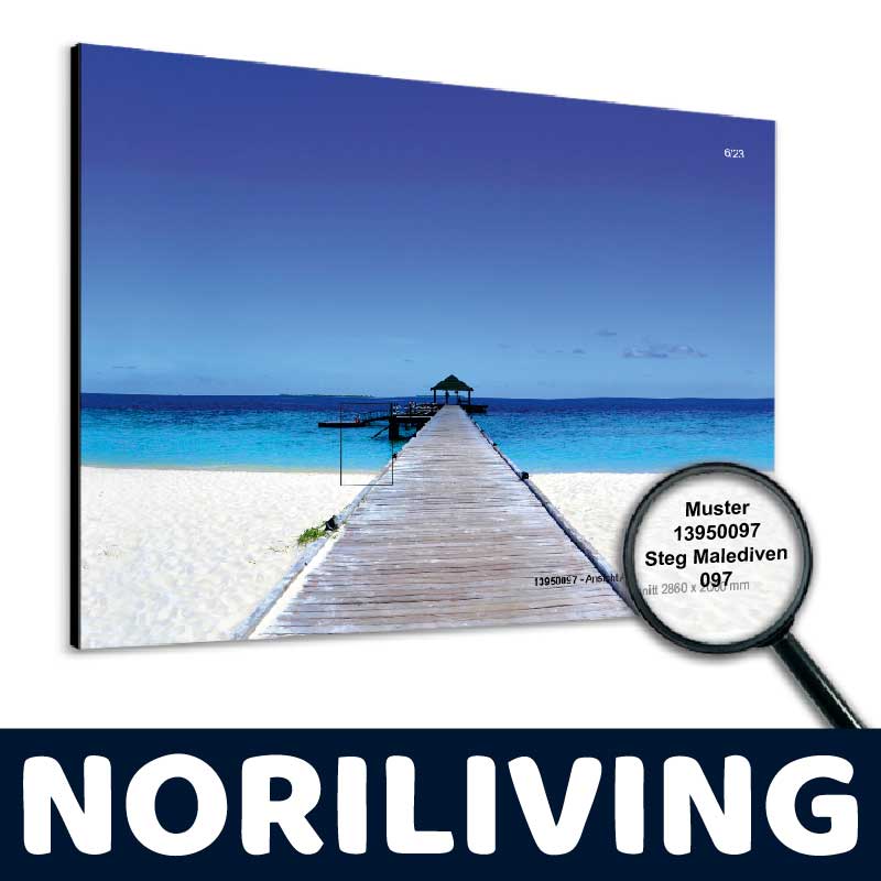 Holzsteg am Strand auf den Malediven als Leinwandbild Leinwandbild mit einem Steg, der in das türkisfarbene Meer der Malediven führt