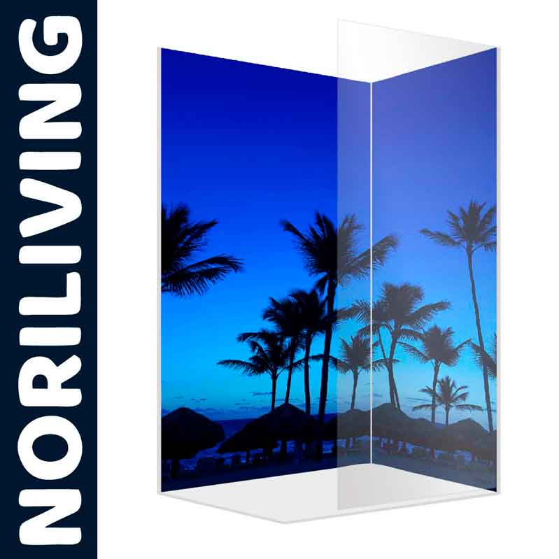 Duschwand mit aufgedrucktem Bild von Palmen und blauem Himmel im Sonnenuntergang, Marke Noriliving