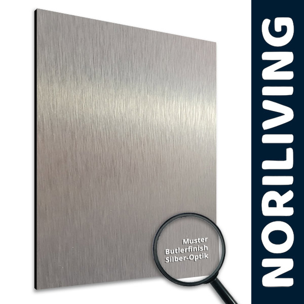 Musterplatte in Silber-Optik mit Butterfinish von NORILIVING Musterplatte mit Butterfinish und silberner Optik, vergrößert dargestellt mit einer Lupe und dem NORILIVING-Logo