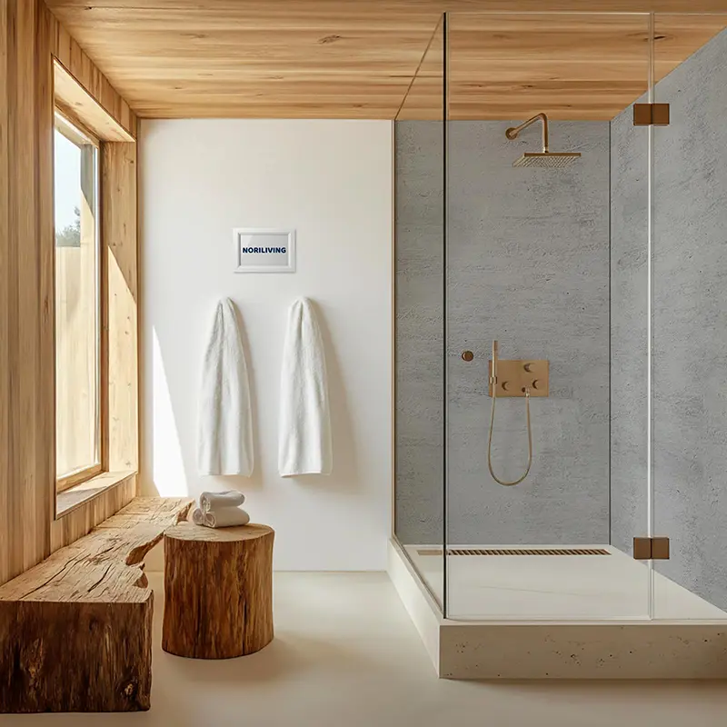 Skandinavisches Badezimmer mit Dusche, Handtüchern und Holz